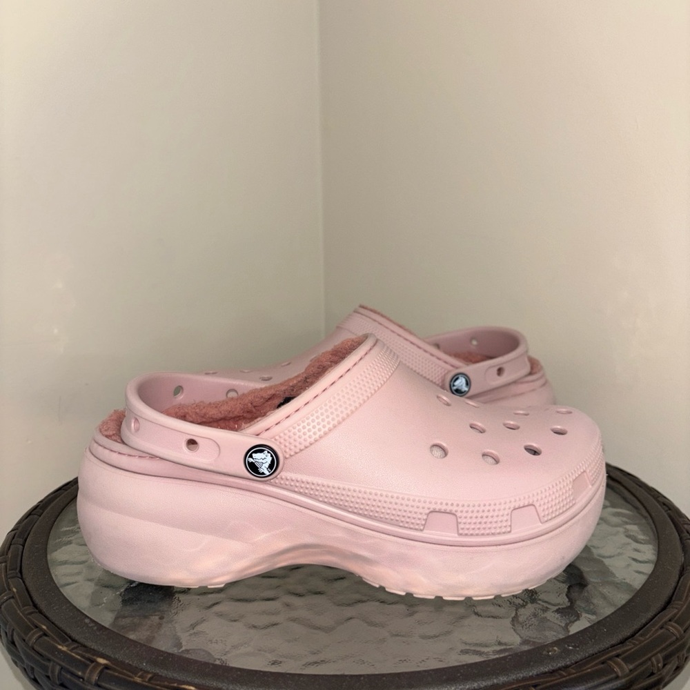 CROCS  Pink Fur Lined Platform Clogs
